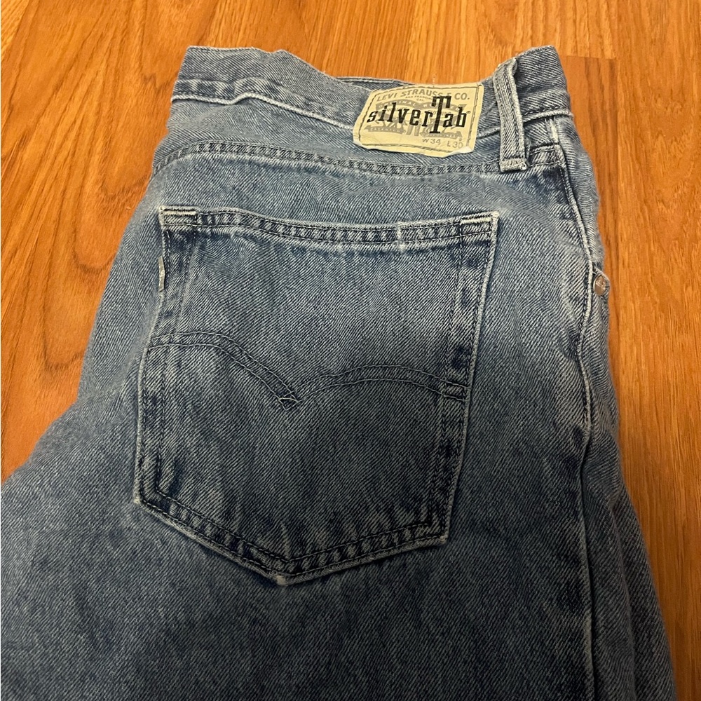 SilverTab Loose Levi’s Jeans